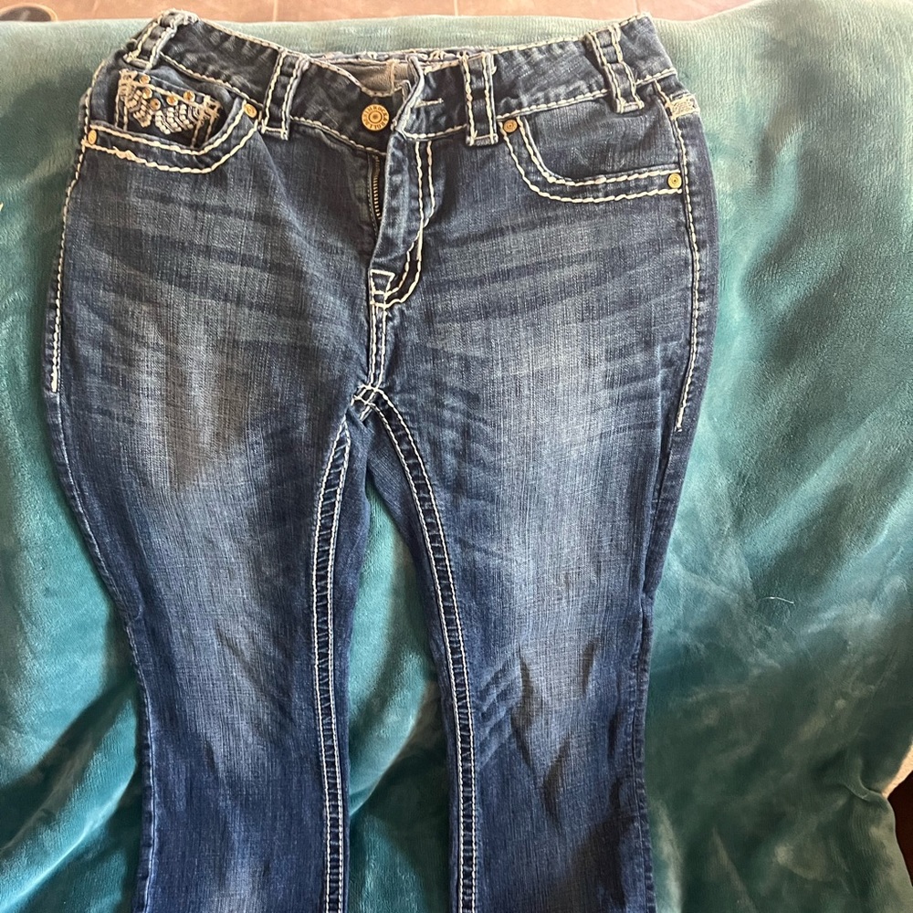Rock&roll jeans size 28/34 fit more like a 26 and had hemmed up a couple inches